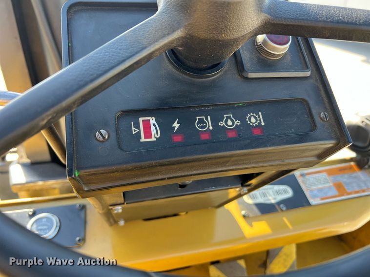 image for item LI9606 Caterpillar T125D  forklift