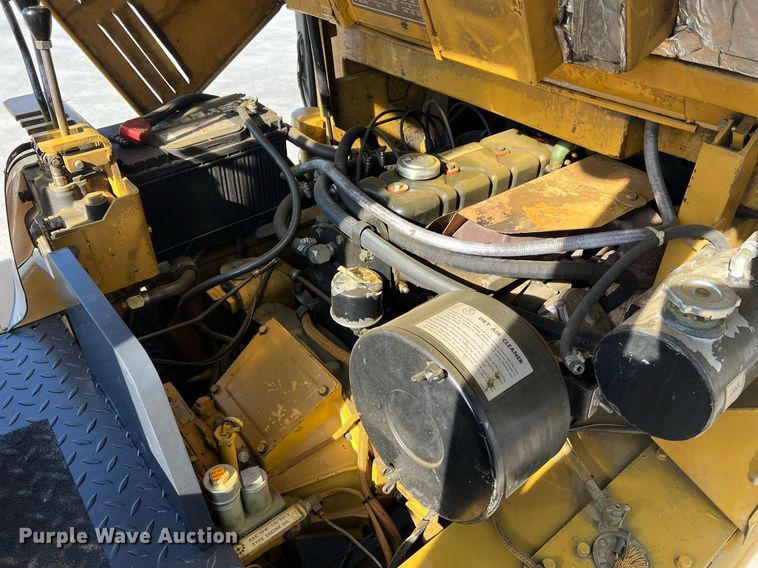 image for item LI9606 Caterpillar T125D  forklift