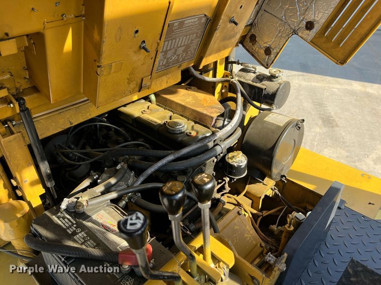 image for item LI9606 Caterpillar T125D  forklift