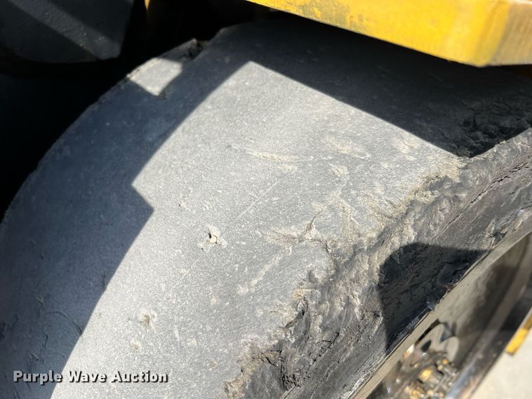 image for item LI9606 Caterpillar T125D  forklift