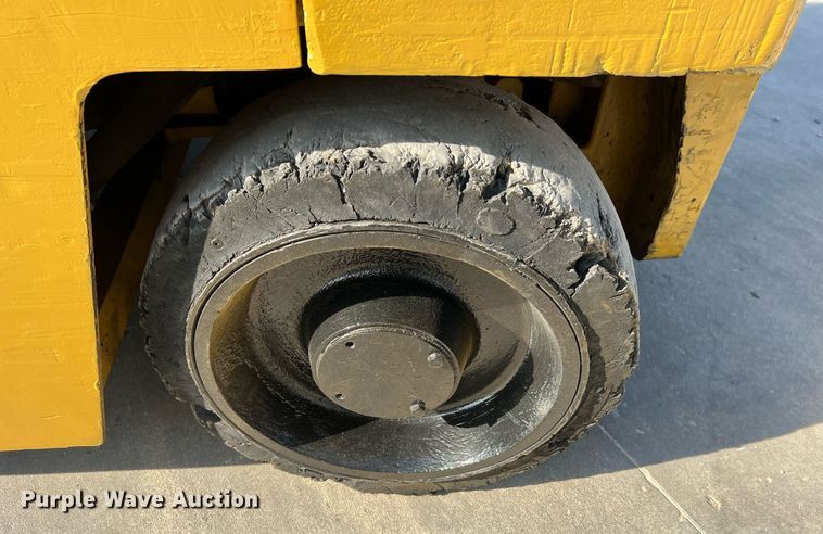 image for item LI9606 Caterpillar T125D  forklift