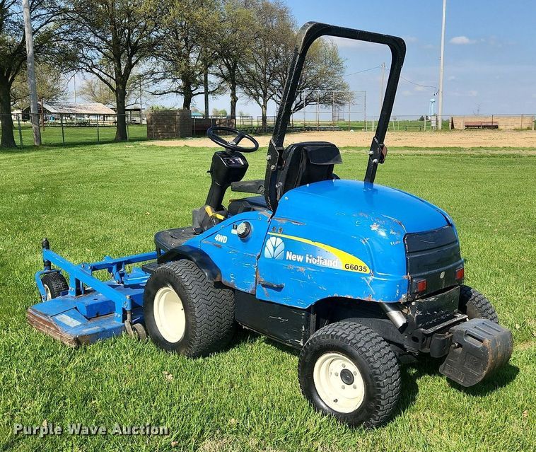 image for item LJ9042 New Holland G6035  lawn mower