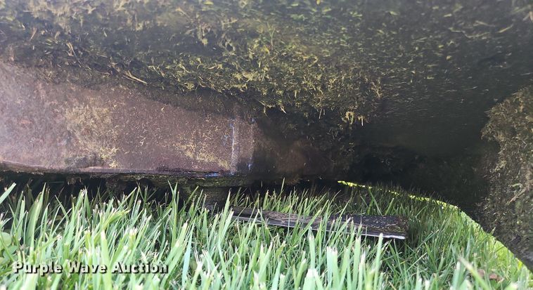 image for item LJ9042 New Holland G6035  lawn mower