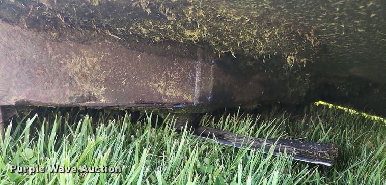 image for item LJ9042 New Holland G6035  lawn mower