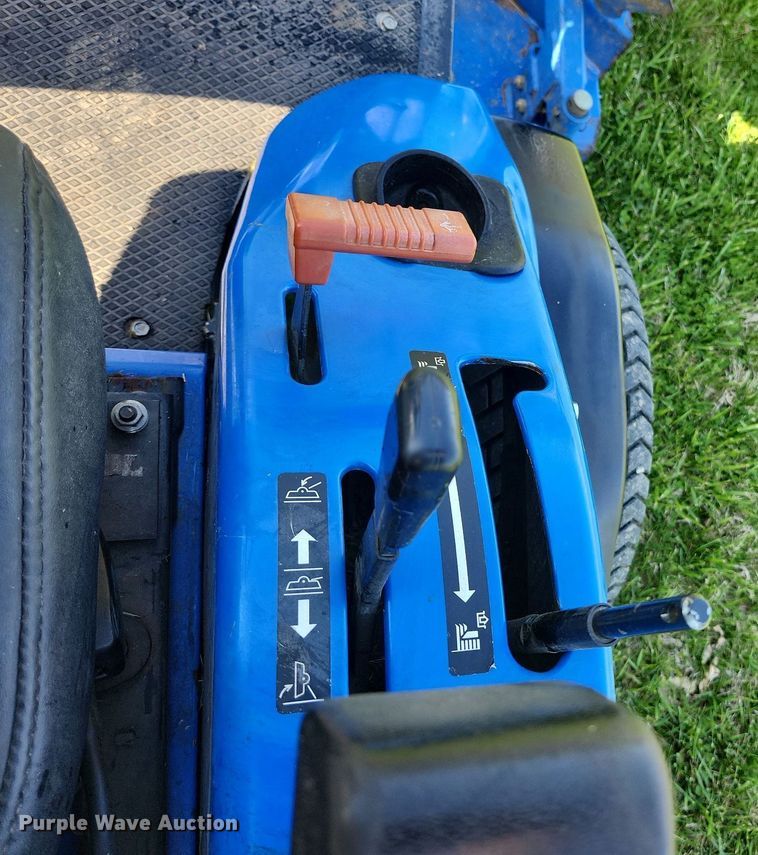 image for item LJ9042 New Holland G6035  lawn mower