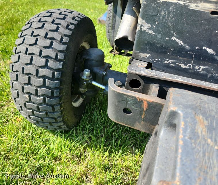 image for item LJ9042 New Holland G6035  lawn mower