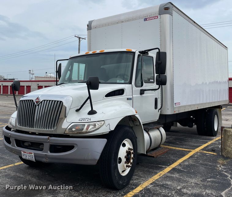 image for item LJ9621 2014 International 4300  box truck