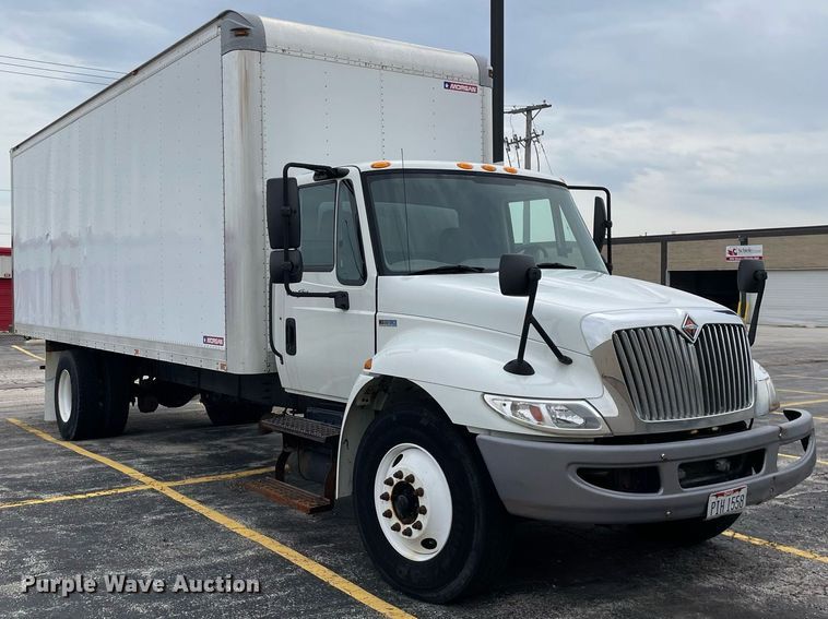 image for item LJ9621 2014 International 4300  box truck