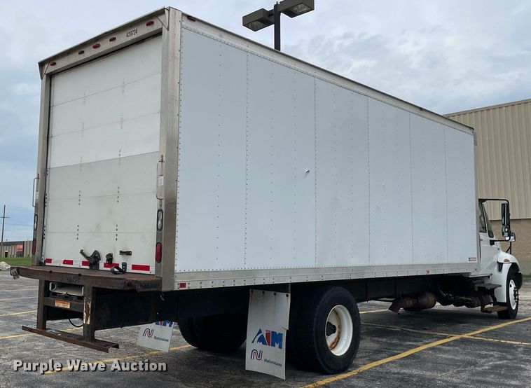 image for item LJ9621 2014 International 4300  box truck