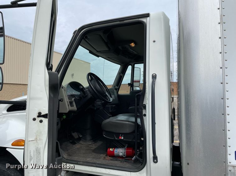 image for item LJ9621 2014 International 4300  box truck