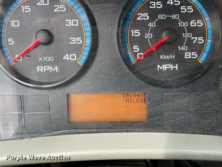 image for item LJ9621 2014 International 4300  box truck