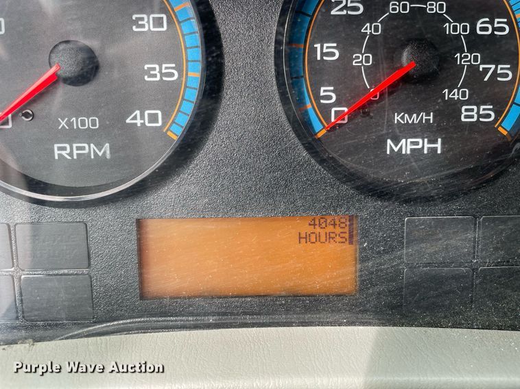 image for item LJ9621 2014 International 4300  box truck