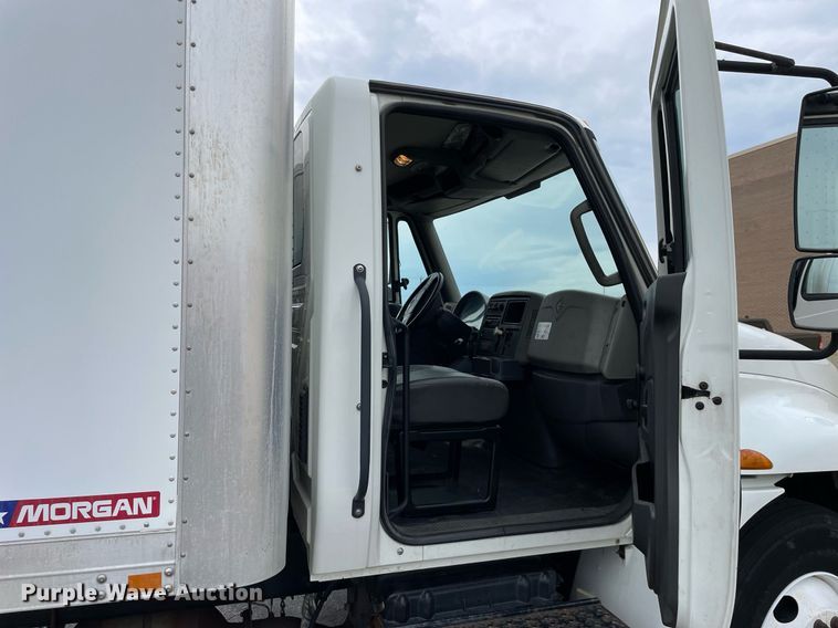 image for item LJ9621 2014 International 4300  box truck