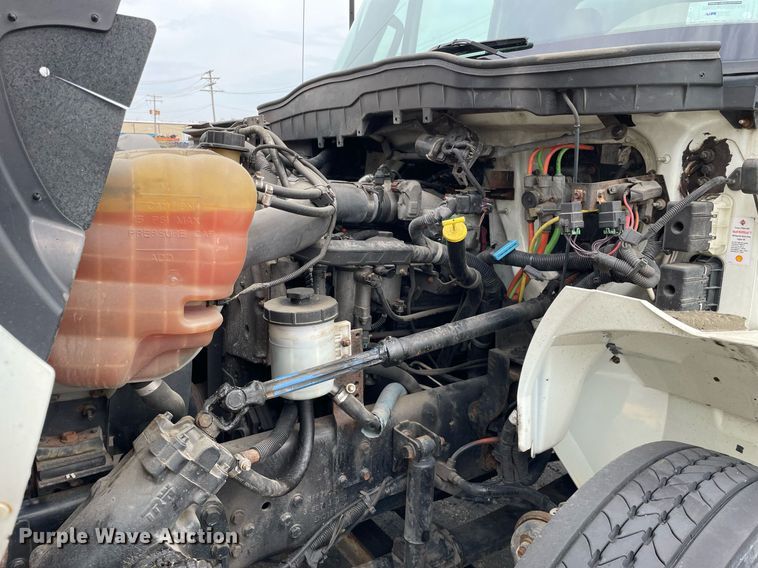 image for item LJ9621 2014 International 4300  box truck