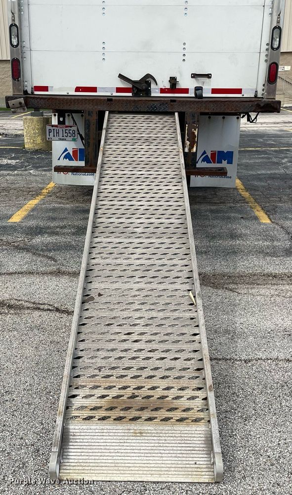 image for item LJ9621 2014 International 4300  box truck