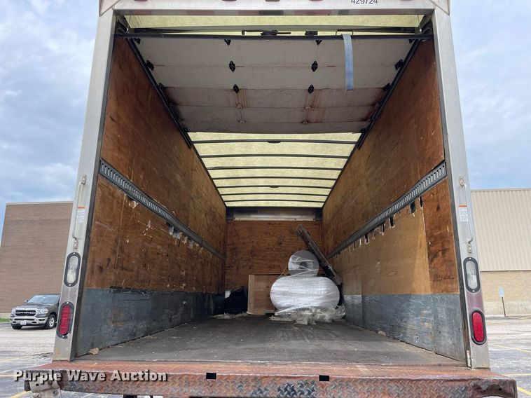 image for item LJ9621 2014 International 4300  box truck