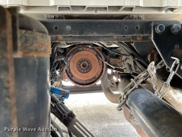 image for item LJ9621 2014 International 4300  box truck