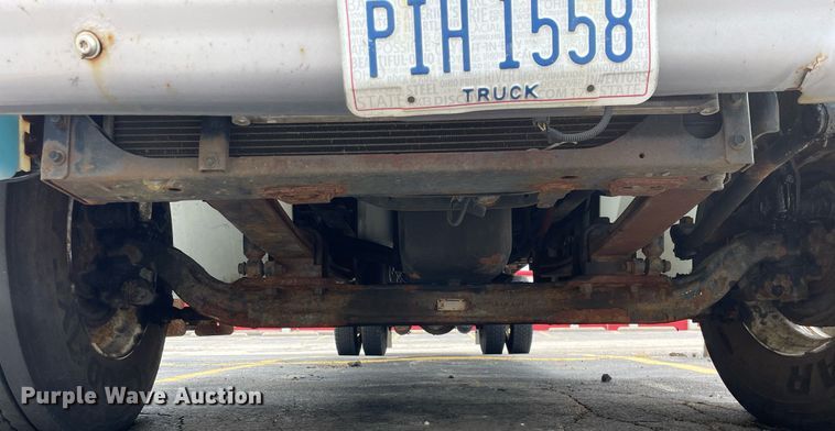 image for item LJ9621 2014 International 4300  box truck