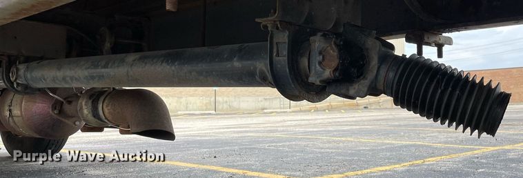 image for item LJ9621 2014 International 4300  box truck