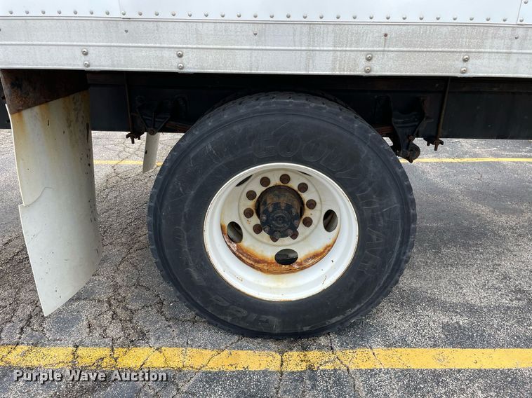 image for item LJ9621 2014 International 4300  box truck