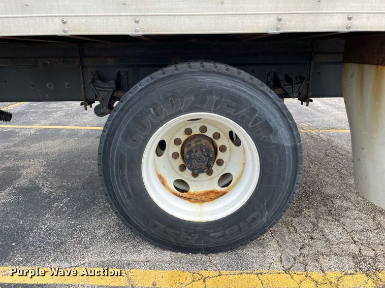 image for item LJ9621 2014 International 4300  box truck