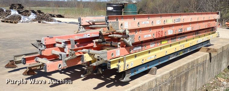 image for item LL9037 (10) extension ladders