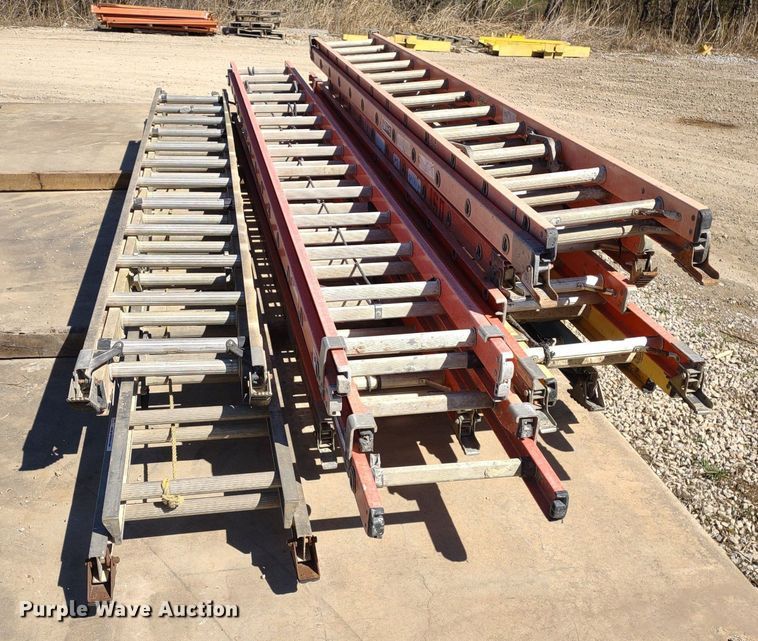 image for item LL9037 (10) extension ladders