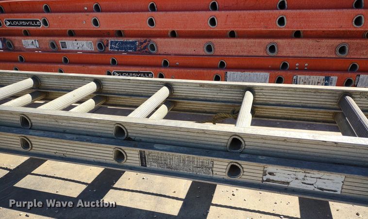 image for item LL9037 (10) extension ladders