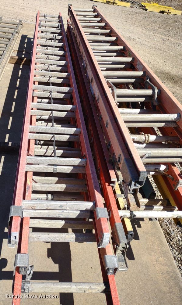 image for item LL9037 (10) extension ladders