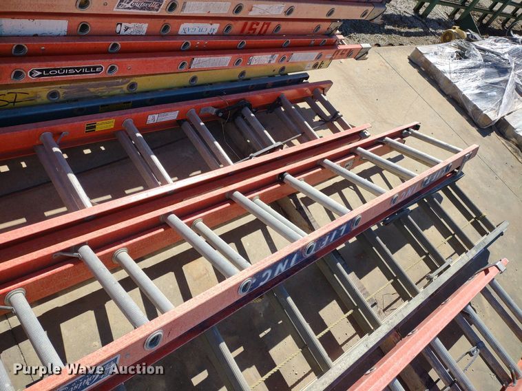 image for item LL9037 (10) extension ladders