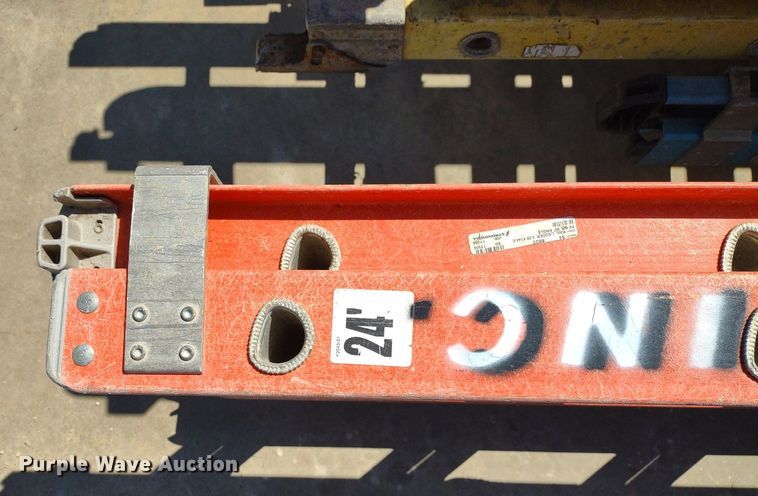 image for item LL9037 (10) extension ladders