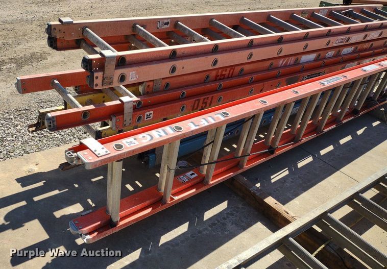 image for item LL9037 (10) extension ladders