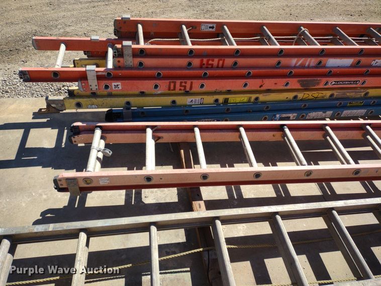 image for item LL9037 (10) extension ladders