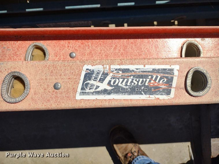 image for item LL9037 (10) extension ladders