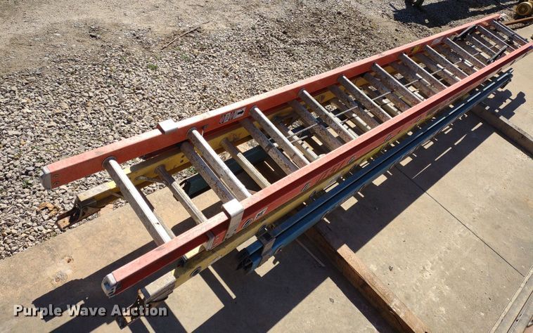 image for item LL9037 (10) extension ladders