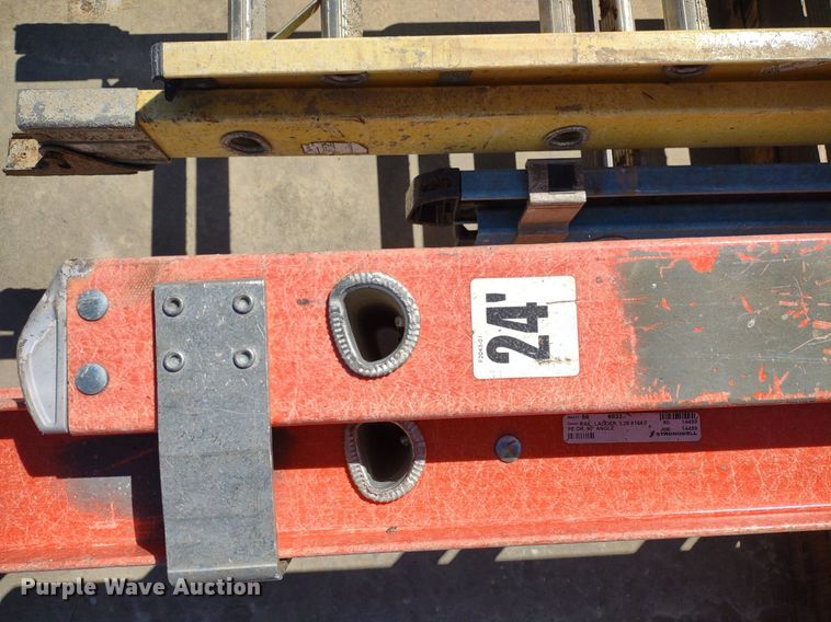 image for item LL9037 (10) extension ladders