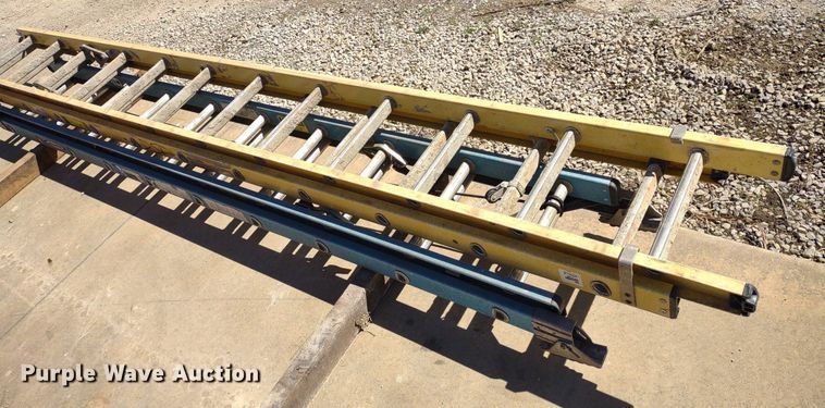 image for item LL9037 (10) extension ladders