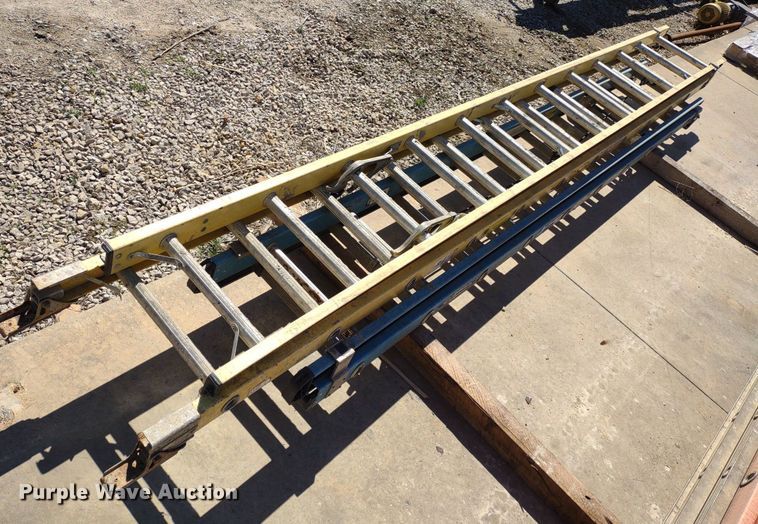image for item LL9037 (10) extension ladders