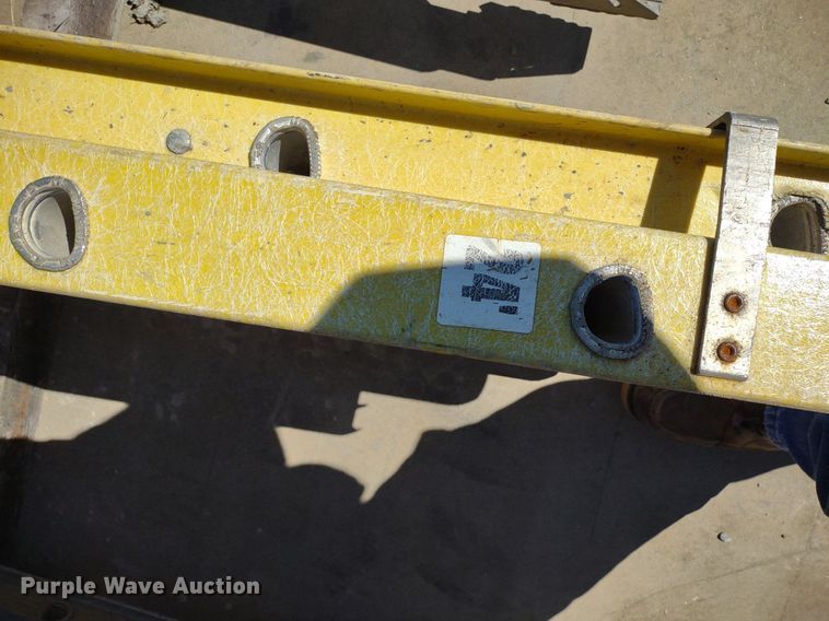 image for item LL9037 (10) extension ladders