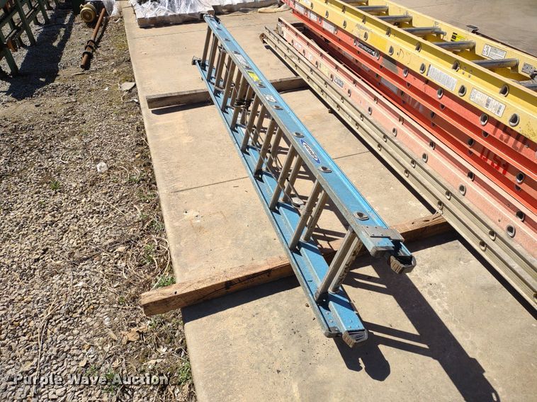 image for item LL9037 (10) extension ladders