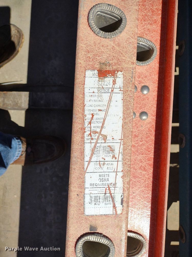 image for item LL9037 (10) extension ladders