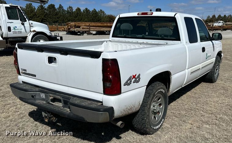 image for item LN9379 2006 Chevrolet Silverado 1500  Ext. Cab pickup truck