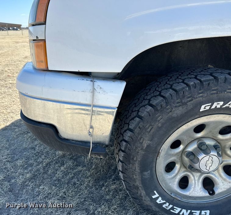 image for item LN9379 2006 Chevrolet Silverado 1500  Ext. Cab pickup truck