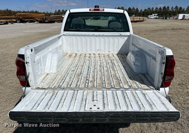 image for item LN9379 2006 Chevrolet Silverado 1500  Ext. Cab pickup truck