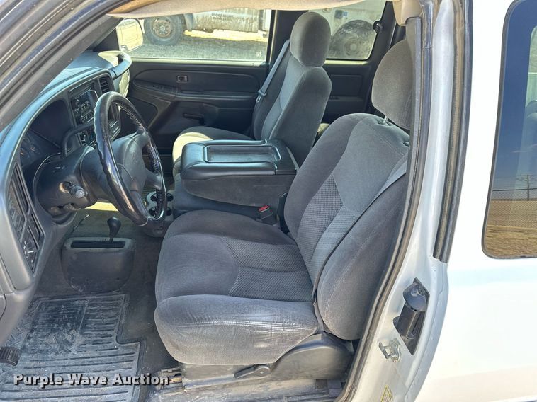 image for item LN9379 2006 Chevrolet Silverado 1500  Ext. Cab pickup truck