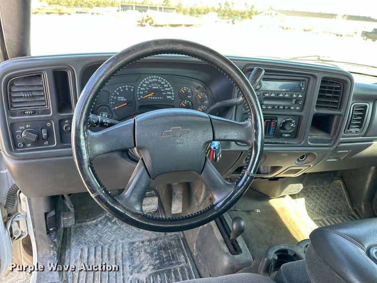 image for item LN9379 2006 Chevrolet Silverado 1500  Ext. Cab pickup truck