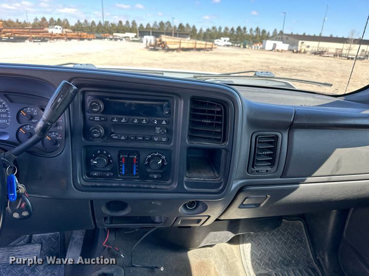 image for item LN9379 2006 Chevrolet Silverado 1500  Ext. Cab pickup truck