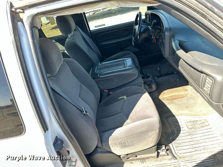 image for item LN9379 2006 Chevrolet Silverado 1500  Ext. Cab pickup truck