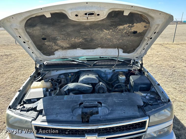 image for item LN9379 2006 Chevrolet Silverado 1500  Ext. Cab pickup truck