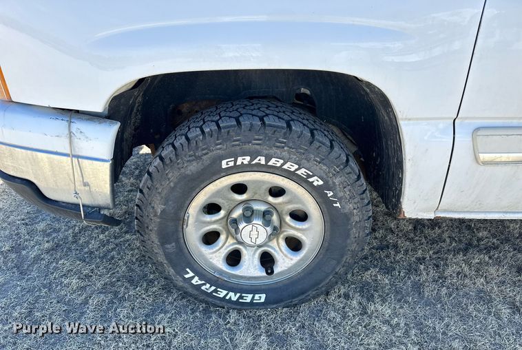 image for item LN9379 2006 Chevrolet Silverado 1500  Ext. Cab pickup truck